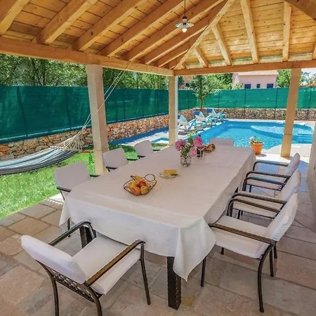 Geraeumige, Topmoderne Ferienvilla Mit Eigenem Pool Nyaraló *